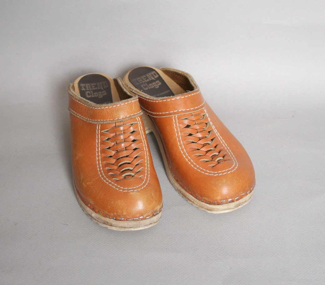 70s Golden BROWN CLOGS / Swedish Leather Woven Shoes, 7