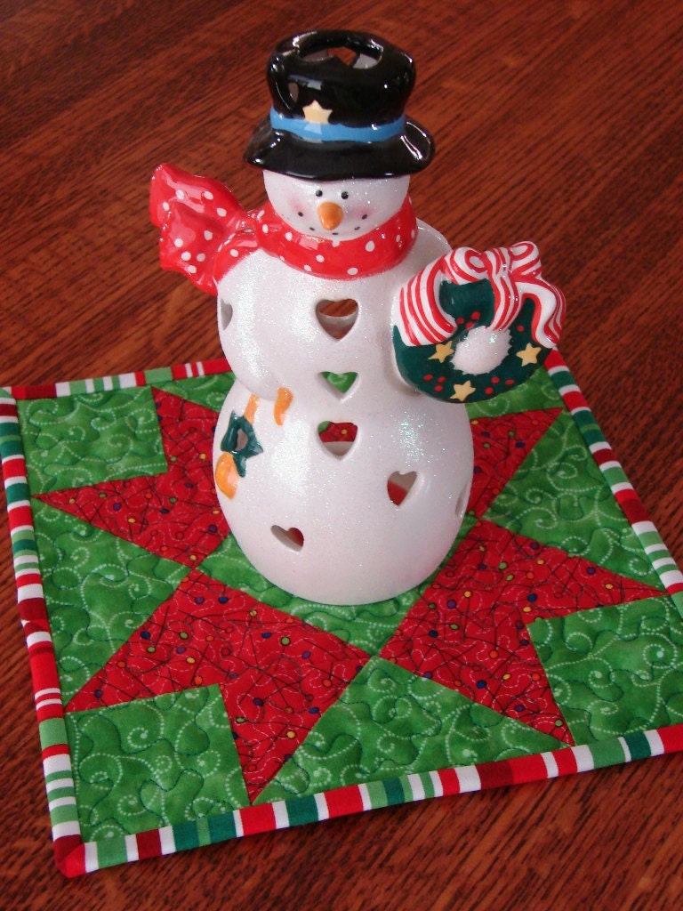 Bright Christmas Red and Green Mini Quilt Candle Mat Mug Rug