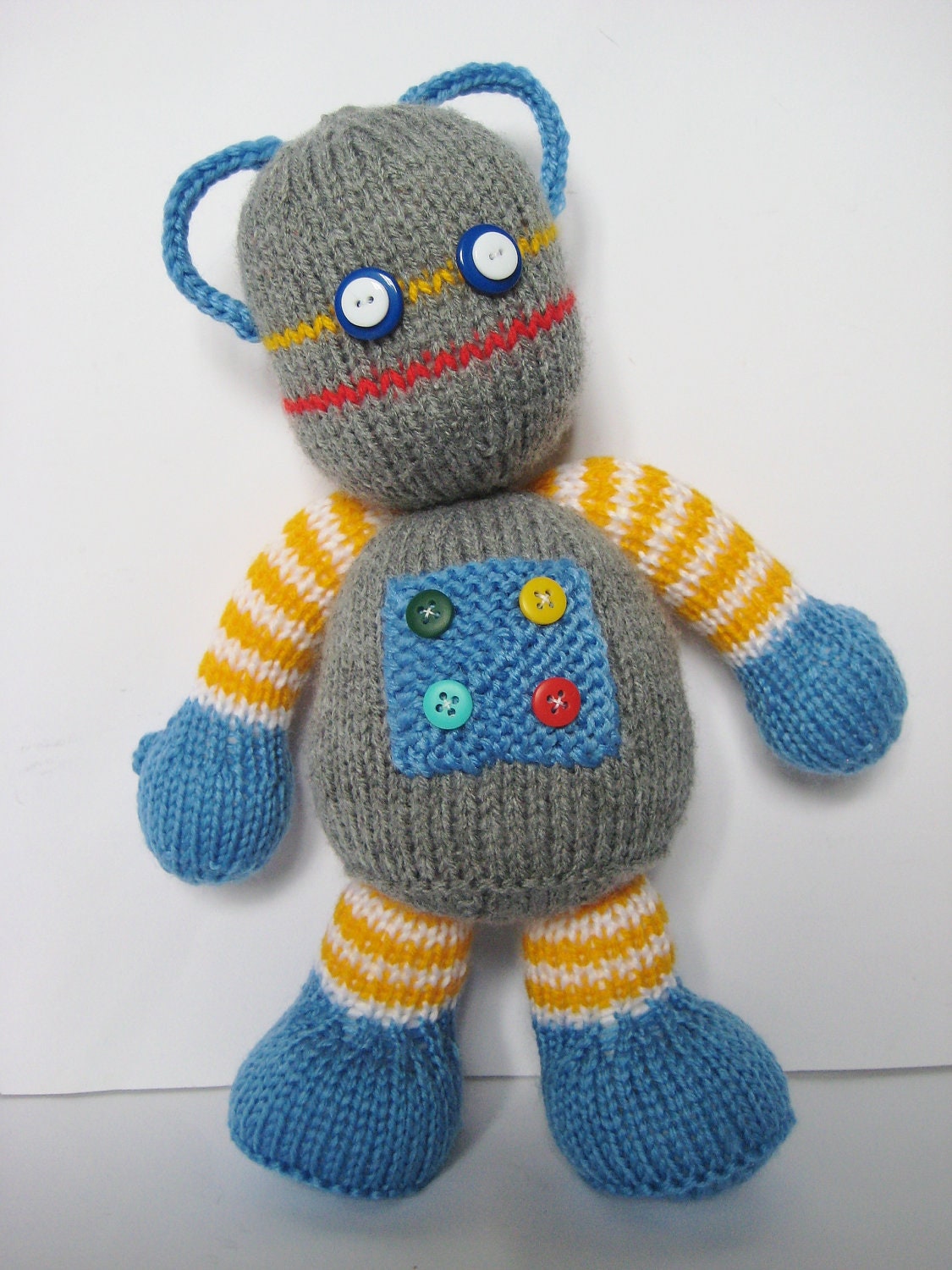 Beeper the Robot toy knitting pattern - a super easy toy to knit for boys by fluff and fuzz with instant download