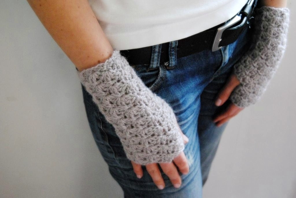 Alpaga Wrist warmers, fingerless mittens // crochet // pale lilac