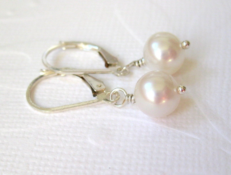White pearl earrings, Freshwater pearl earrings, Sterling silver earrings, Bridesmaid gift, Classic pearl handmade jewelry, Wedding jewelry