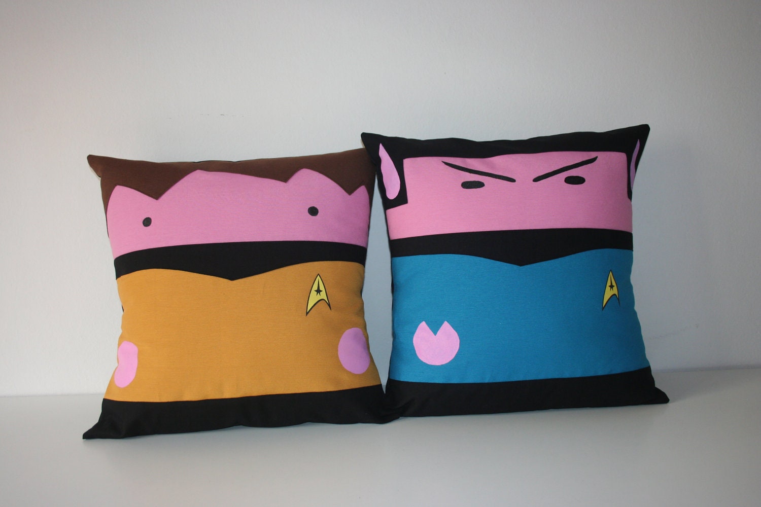 Star trek cinema  kawaii pillow 2  pillow cushions covert  cinema adict Mr Spock & Captain Kirk   40x40 cm  16' x 16' Inches