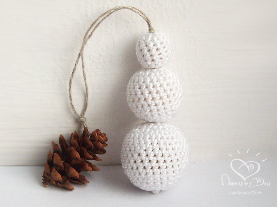Elegant Christmas Ornament, Crocheted SNOWMAN, Eco friendly White Christmas tree decor - Crochet ball Snowman, Christmas gift, Home decor