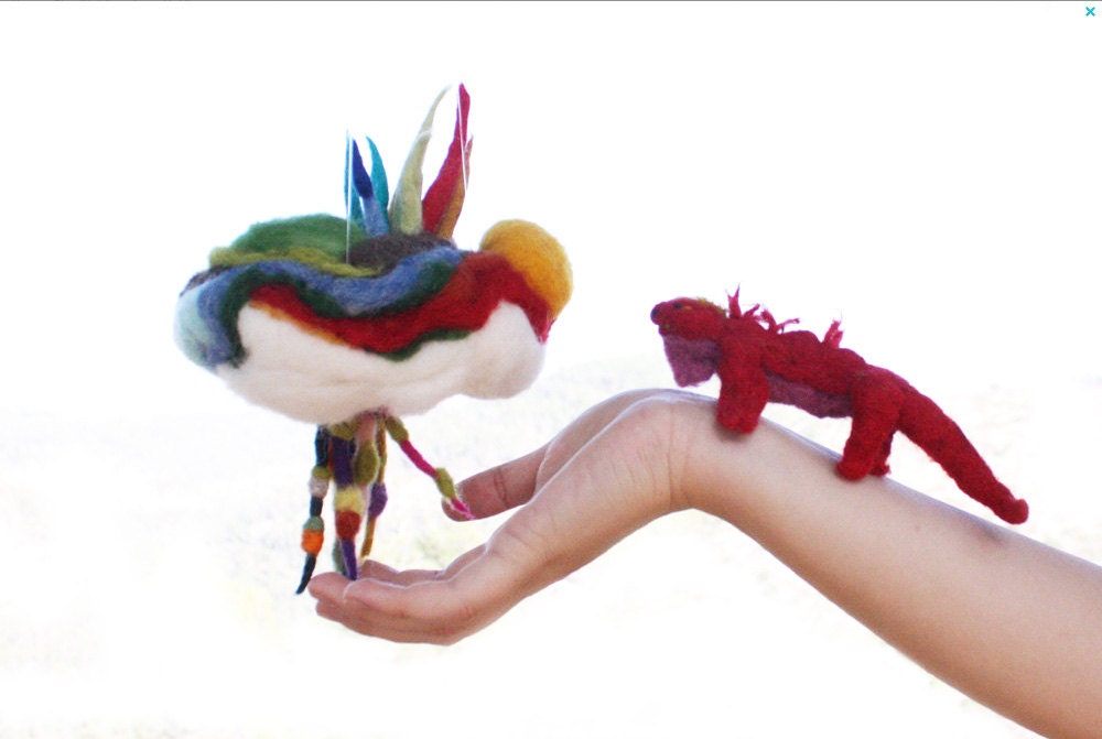 Handmade Baby Crib Mobile, Lizard Dragon, needle felted dragon, bedroom art decoration, white cloud, hills creature, housewarming