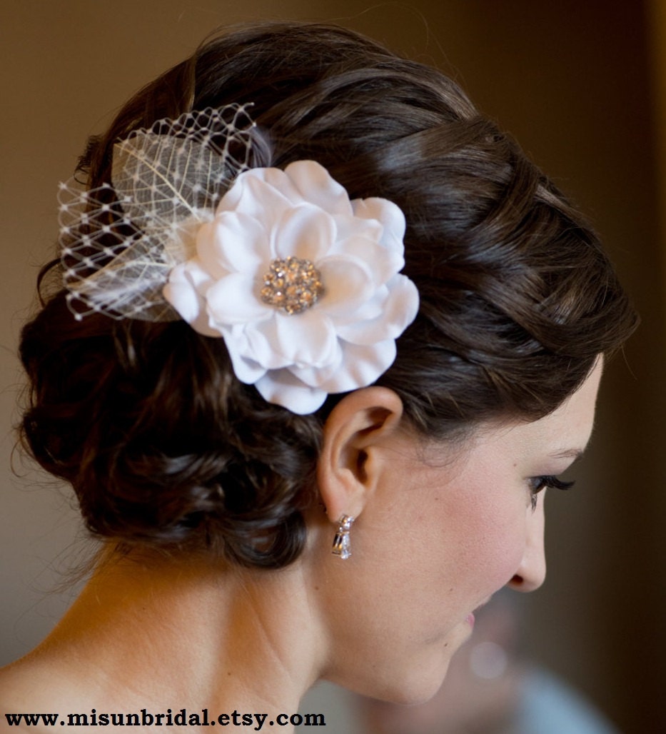 Bridal WHITE HAIR FLOWER with russian netting, feathers, rhinestone or pearls / flower hair clip / pure white bridal flower