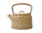 RESERVED // Vintage // IHQ // Teapot // Relief // Jens Quistgaard // Richard Nissen // Bing & Grøndahl // Danish Design