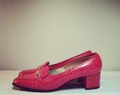 RED VINTAGE LOAFERS  /  Cute 60s Retro Heels 6 1/2 B