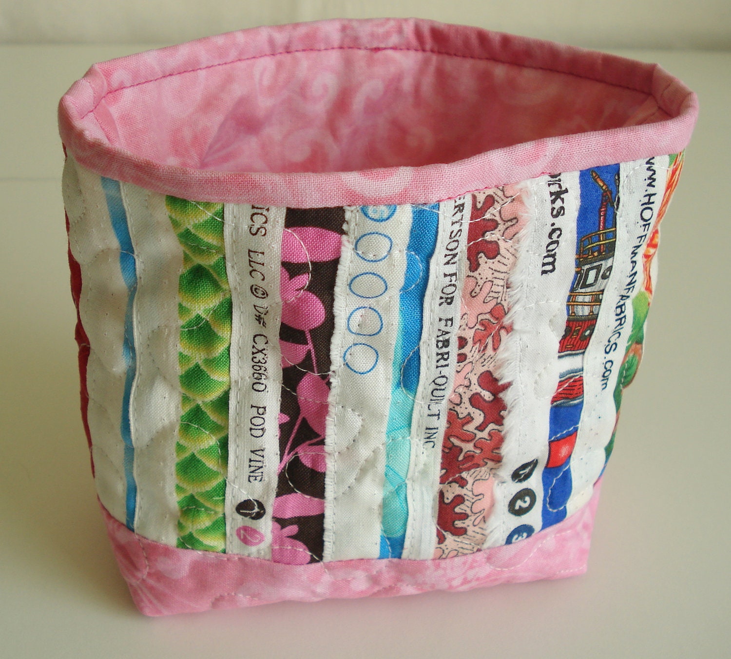 Selvage Fabric Quilted Fabric Bucket with Light Pink trim