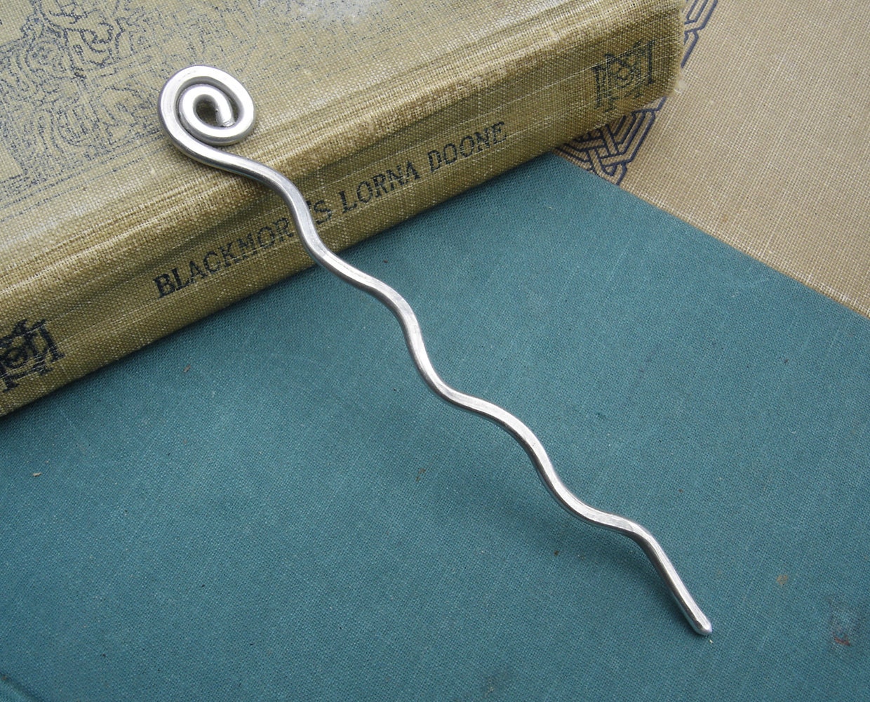 Simple Spiral Wavy Aluminum Metal Hair Stick / Shawl Pin - Long Hair Accessory - Hair Toy