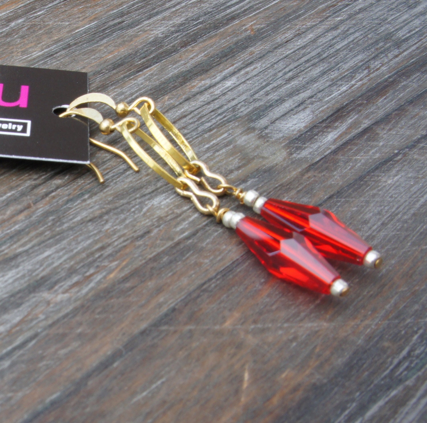 READ MY LIPS red swarovski crystal drop earrings.  24 karat gold plated.  Red crystal bridesmaid earrings.  Vintage style.