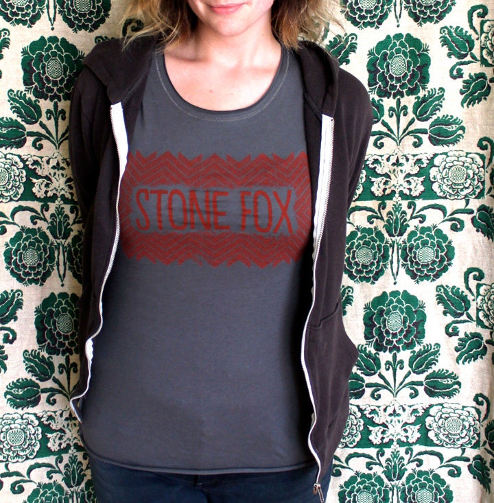 Stone Fox Tee Shirt in Asphalt Gray and Red s-xl
