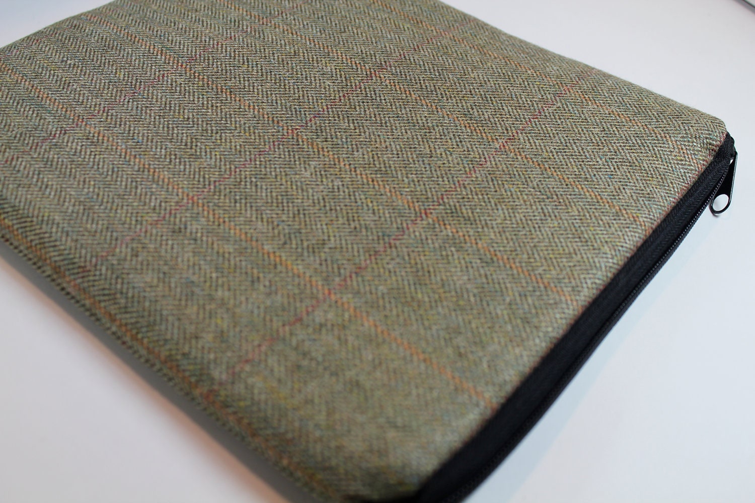 11 inch MacBook Air Laptop Sleeve Case Cover / Microsoft Surface Case - Padded and Water Resistant - Silk Wool - Herringbone