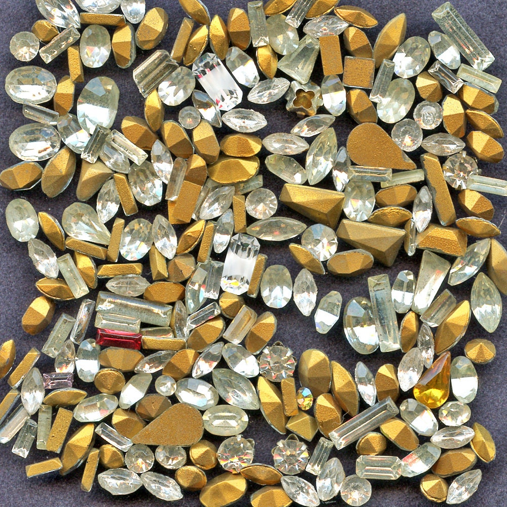 LoT LOOSE RHINESTONES Crystal Clear Glass Lot of (90) .2 ounce of Different Shapes and Sizes clrmix22  MORE AVAlLABLE