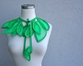 tulle floral necklace in green  - fashion accessory