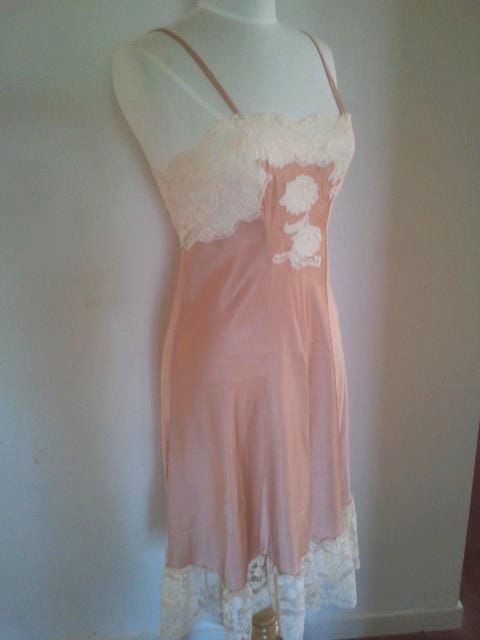 Vintage gorgeous pin up  lace slip lingerie