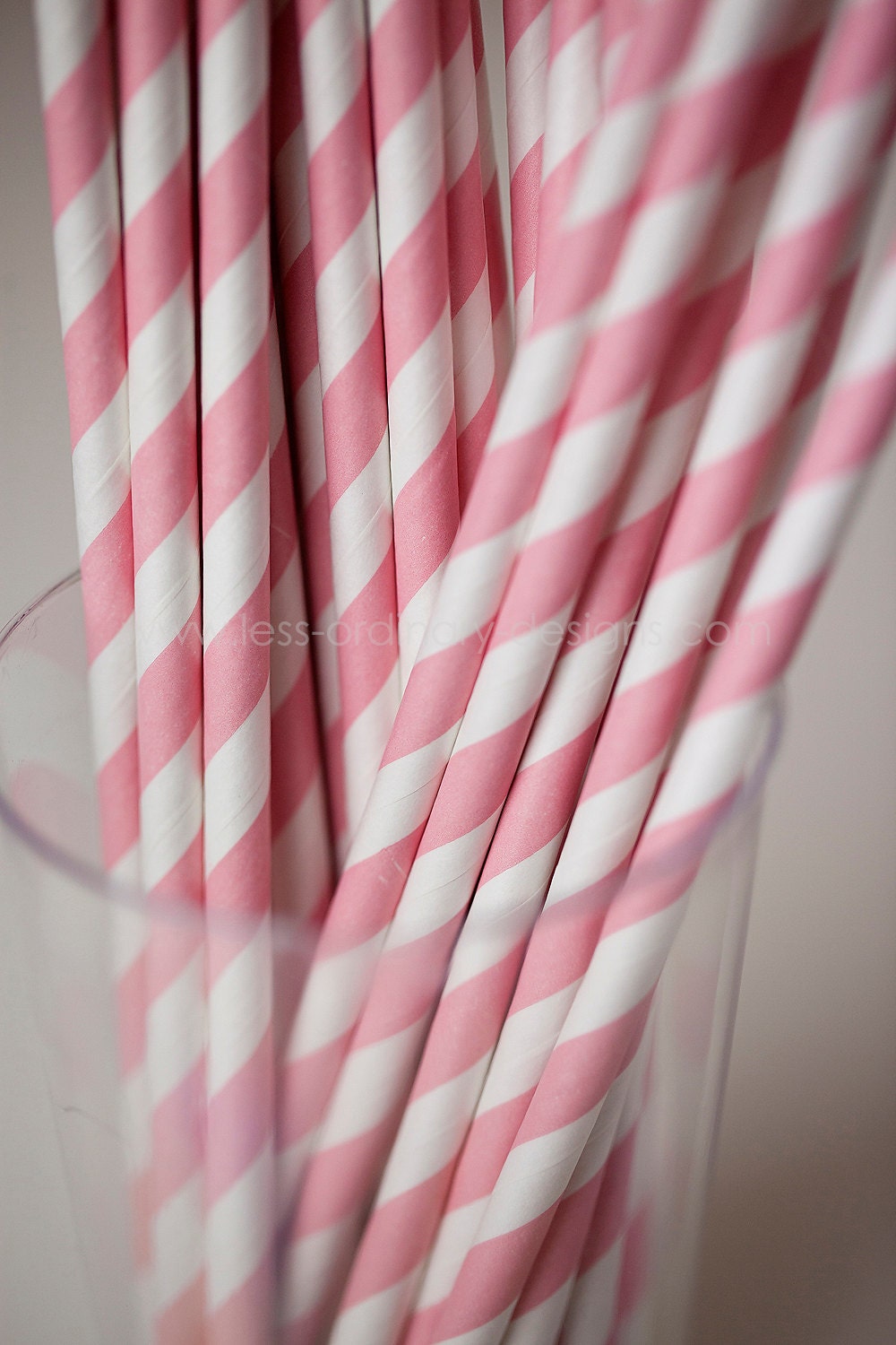25 light pink paper straws, striped pastel pink straws for parties and events, free printable flags