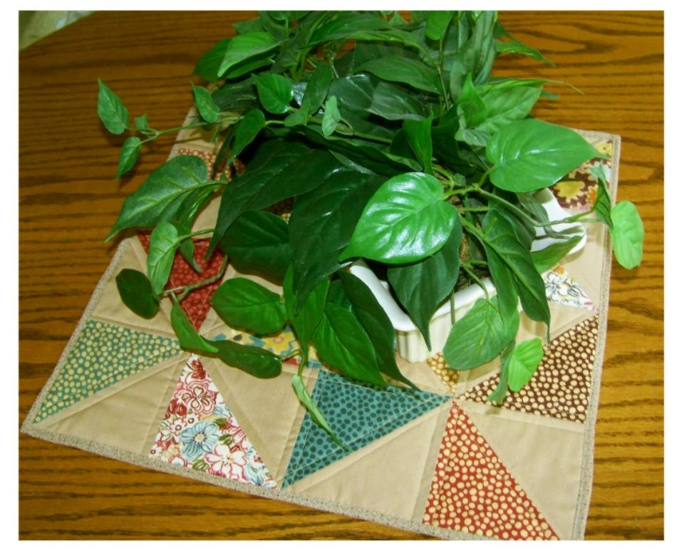 Pinwheels - Quilted Table Topper