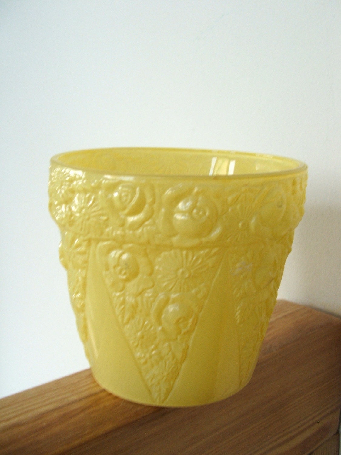 Vintage Flower Pot Yellow Frosted Glass