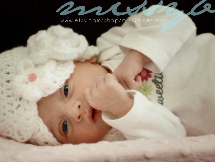 Crochet Newborn Hat Pattern - Scallops Cloche Baby Hat -  birth to 3 month size - PDF pattern - Fun Photography Prop - Instant Download