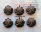 Lockets - 6 Antique Bronze Clam Shell Lockets