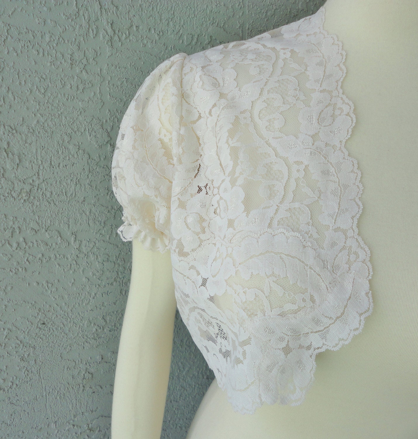 Wedding Bridal Party White Or Ivory Scalloped Lace Bolero Shrug Jacket All Sizes Available