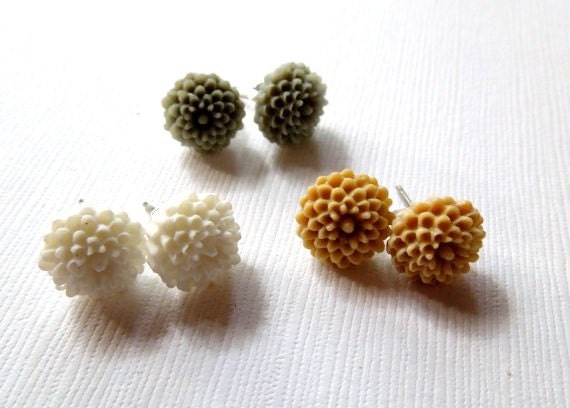 Earrings Trio Pack of Mums in Neutral, Gray, White and Khaki