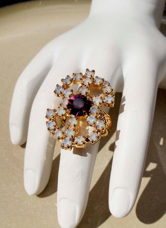 Vintage Sarah Coventry Gold ring with purple and white stones