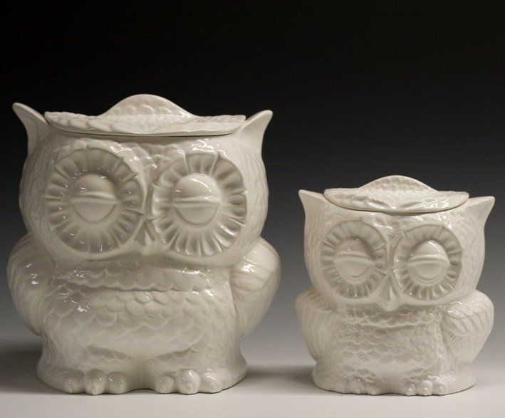 Set of 2 Owl cookie jars from vintage molds - white