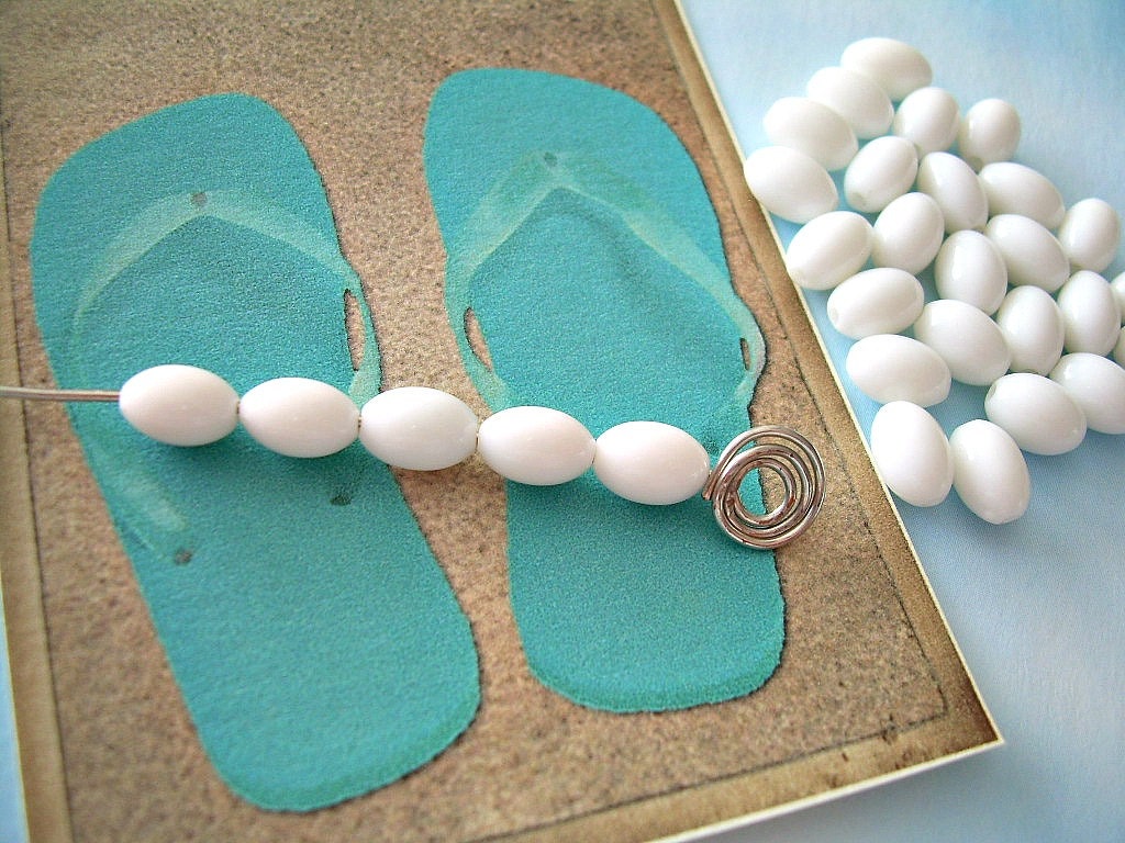 30 Too Cute Vintage Lucite Beads Mini White Ovals - Egg Shape