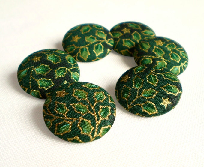Fabric Buttons - Christmas Green - 6 Medium Gold Leaves and Stars on Emerald Green Fabric Covered Buttons