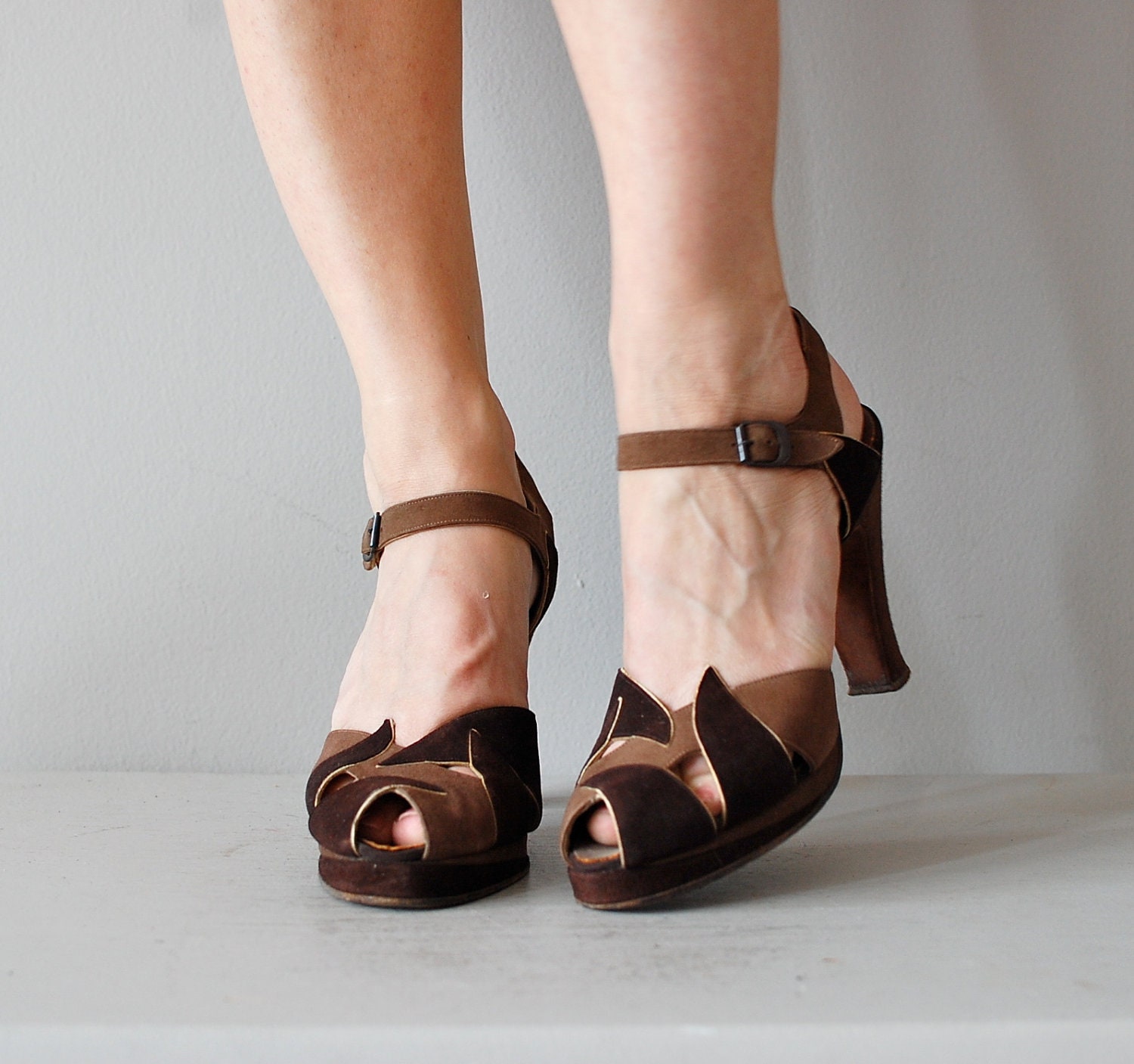1940s shoes / vintage 40s platform shoes / Schokolade platforms