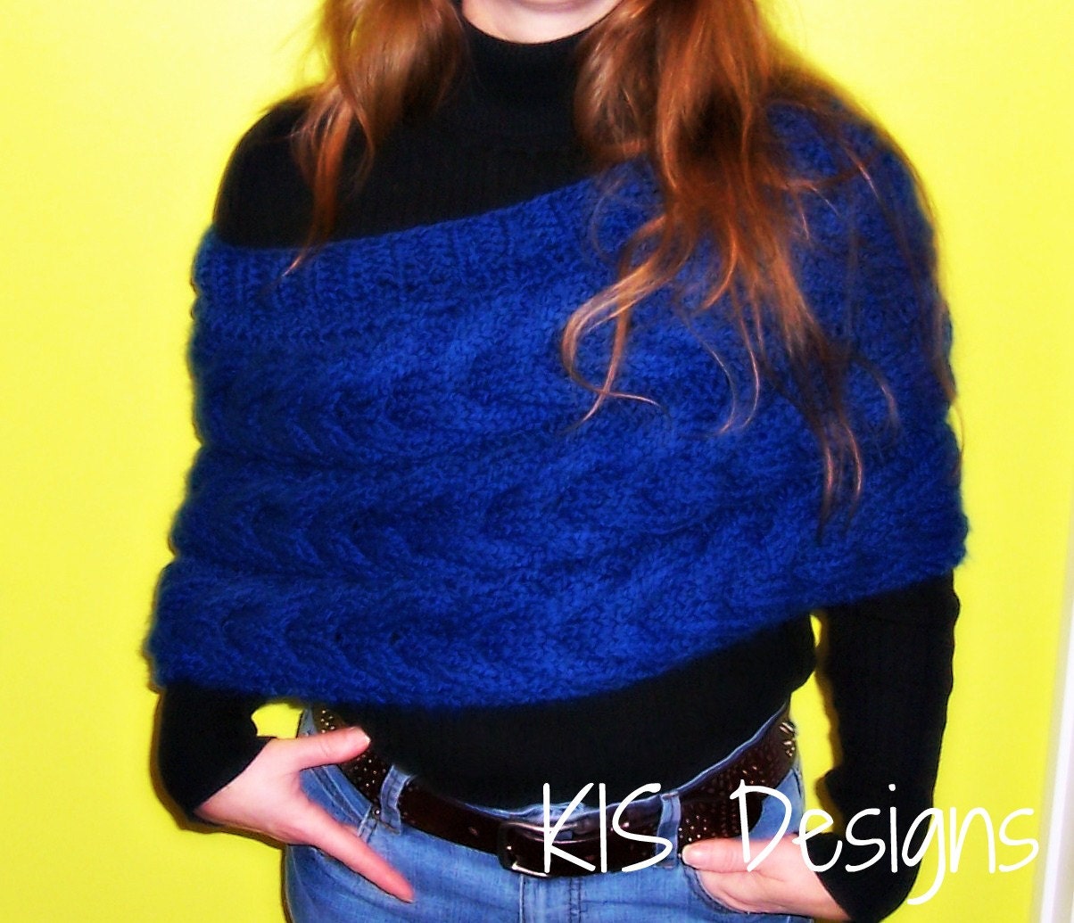 Plush Cabled Capelet Knitting Pattern