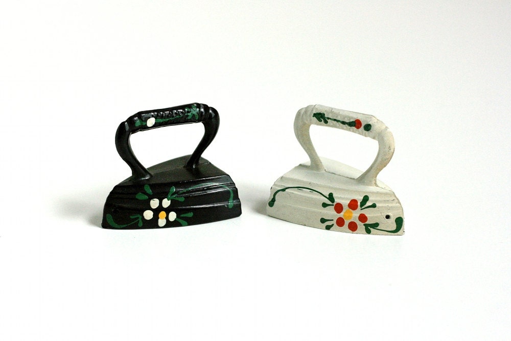 Cast Metal Iron Salt and Pepper Shakers