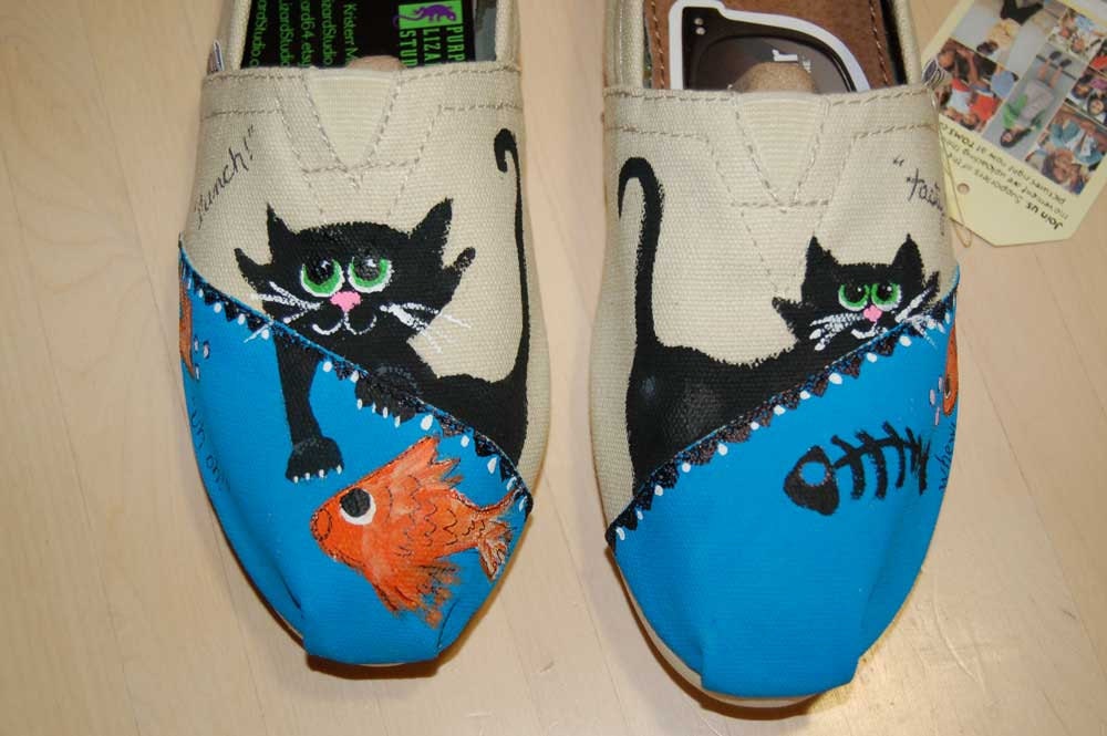 Custom TOMS - naughty Kitty lunch time, your size, your cat, their fav food, shoes included