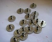 100 Round 15 x 6 mm Candle Wick Tabs Sustainer Bases