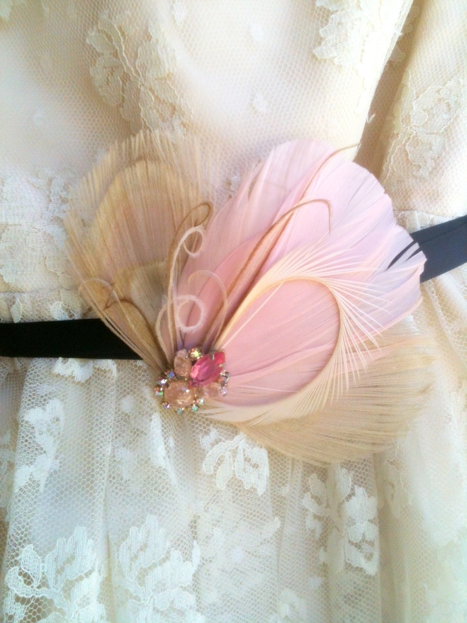 Feather Fascinator, Bridal Headpiece, Hair Accessory CREME BRULEE - Blush Pink Wedding, Vintage Paris Wedding - blush pink champagne cream