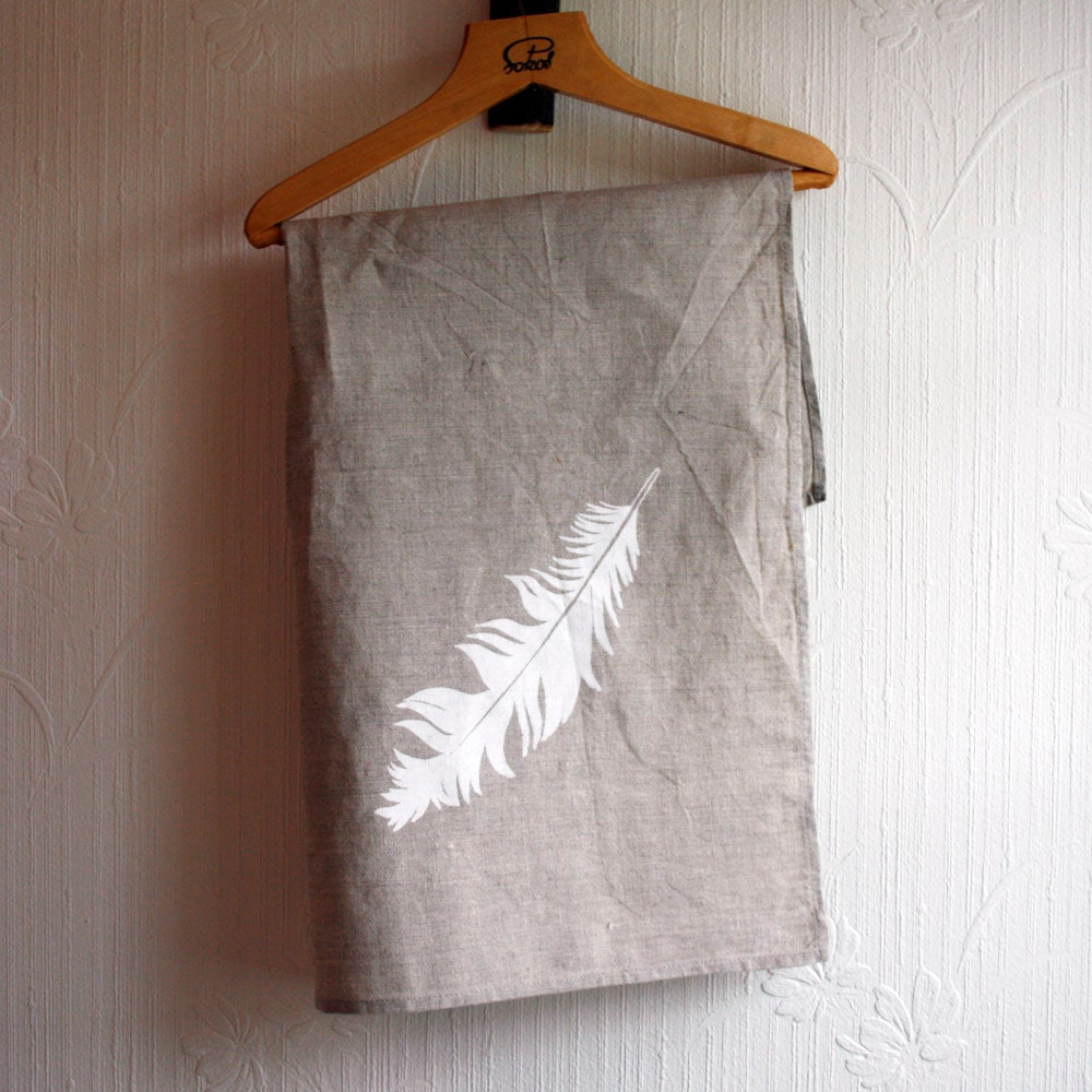 Linen teatowel with feather