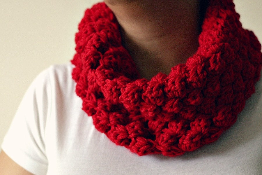 protect yo neck - short bubble cowl RED
