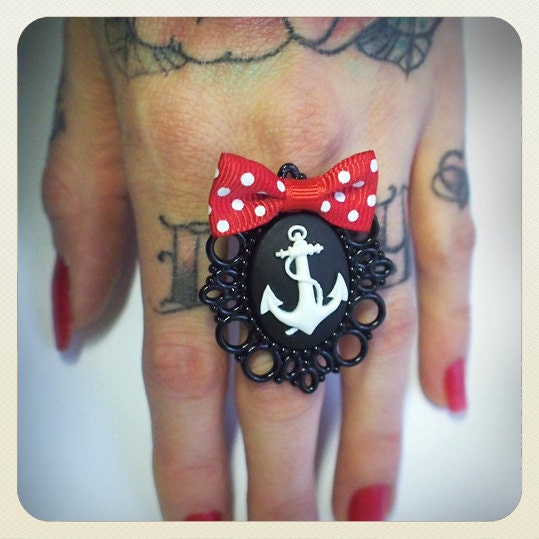 Large Old School Pin Up- Anchor ring, red