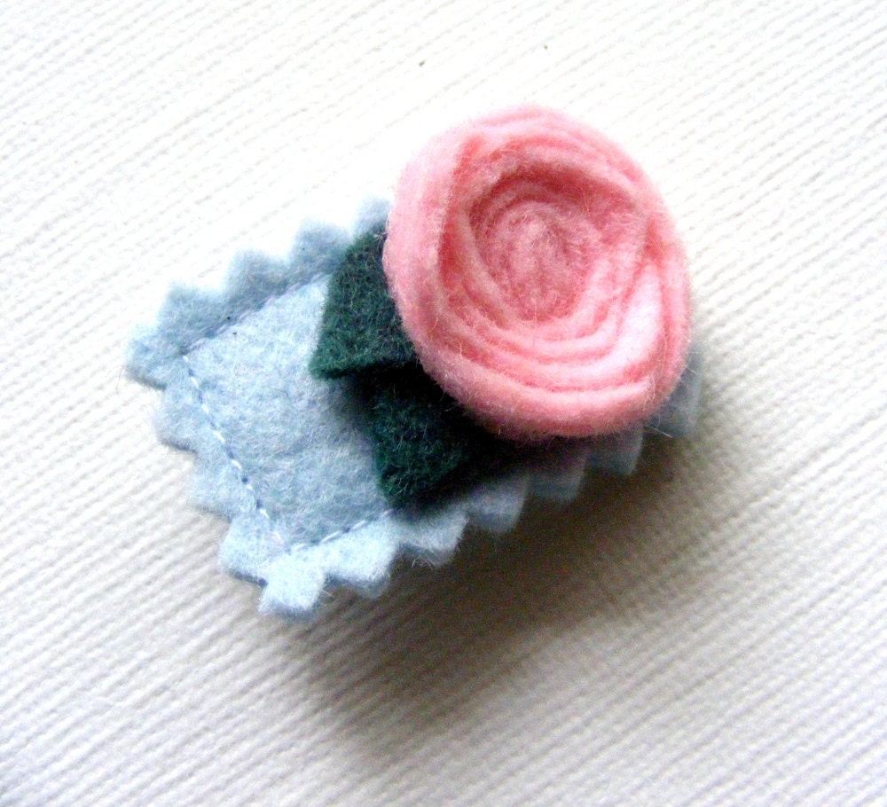 Rick Rack Felt Alligator Clips with Tiny Handcrafted Roses Set of 2