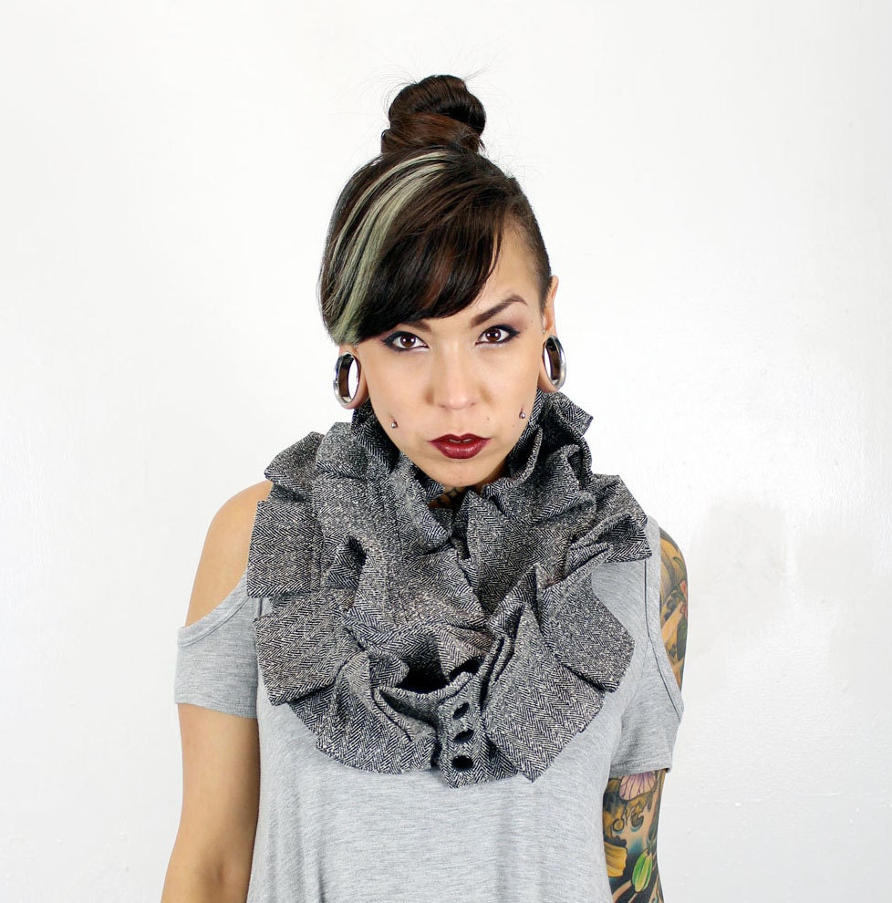 SALE KOMO Neck Garland Scarf Pinstriped in Herringbone Black and white