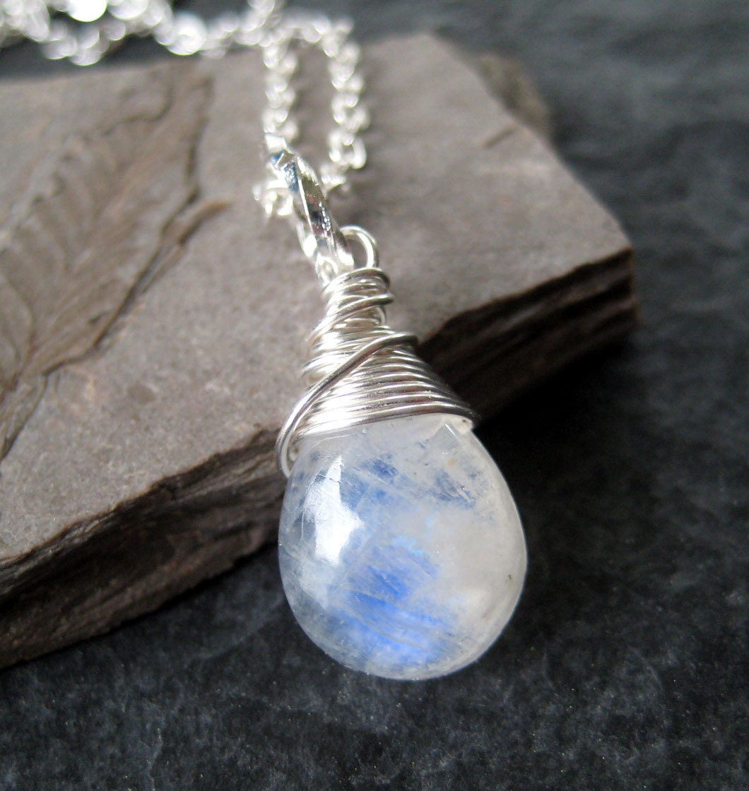 Rainbow Moonstone - Delicate Necklace