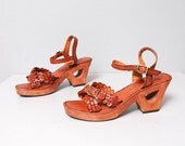 1970s Wooden Wedge Heel Platform Sandals - Woven Brown Leather - Size 6