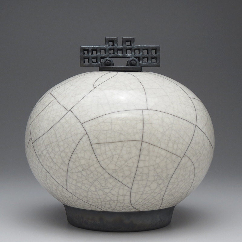 Art pottery,Ceramic jar,Raku, white pottery lidded urn, Raku Jar with lid,large urn, large jar, ,handmade