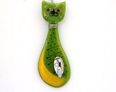 small wall Key Hanger , yellow green cat, Fused glass hanging wall art.