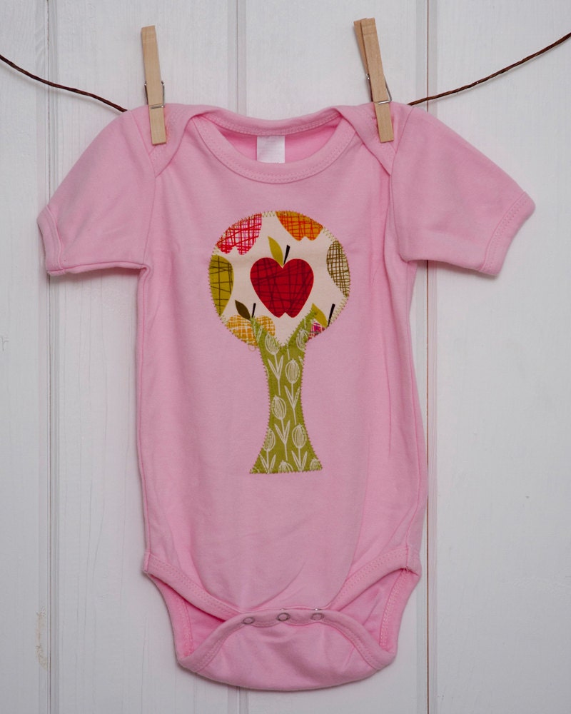 Baby Girls Clothing // Short Sleeve Girls Pink Onesie with an Apple Tree Applique // Size 12-18 months