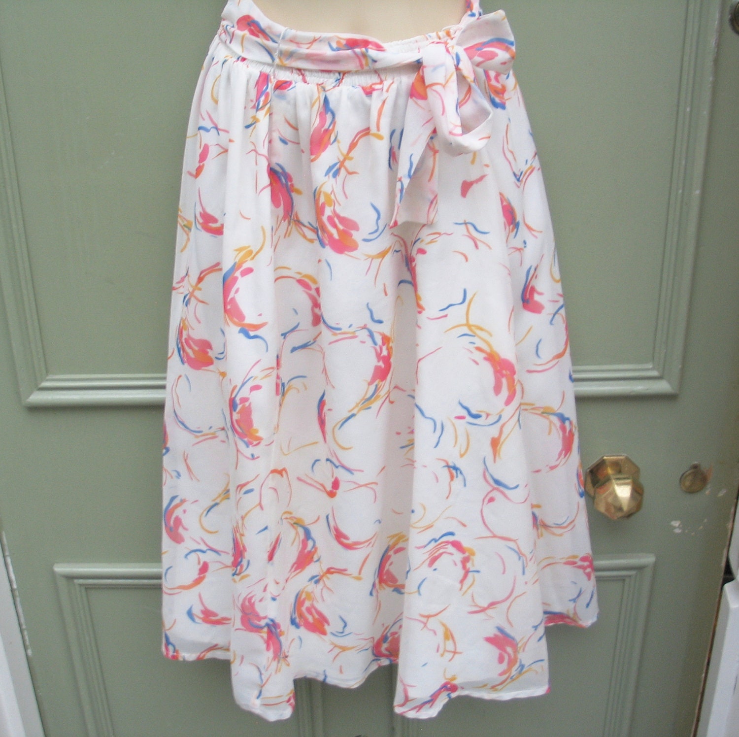 MOVING SALE 30% OFF Beautiful soft swishy feminine white skirt with brush-stroke pattern, xs - s