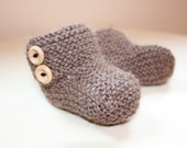 0018 - PDF KNITTING PATTERN - Buttoned Snuggie Boots by Tafferty Designs - Sizes 0-3m 3-6m 6-9m and 9-12 m
