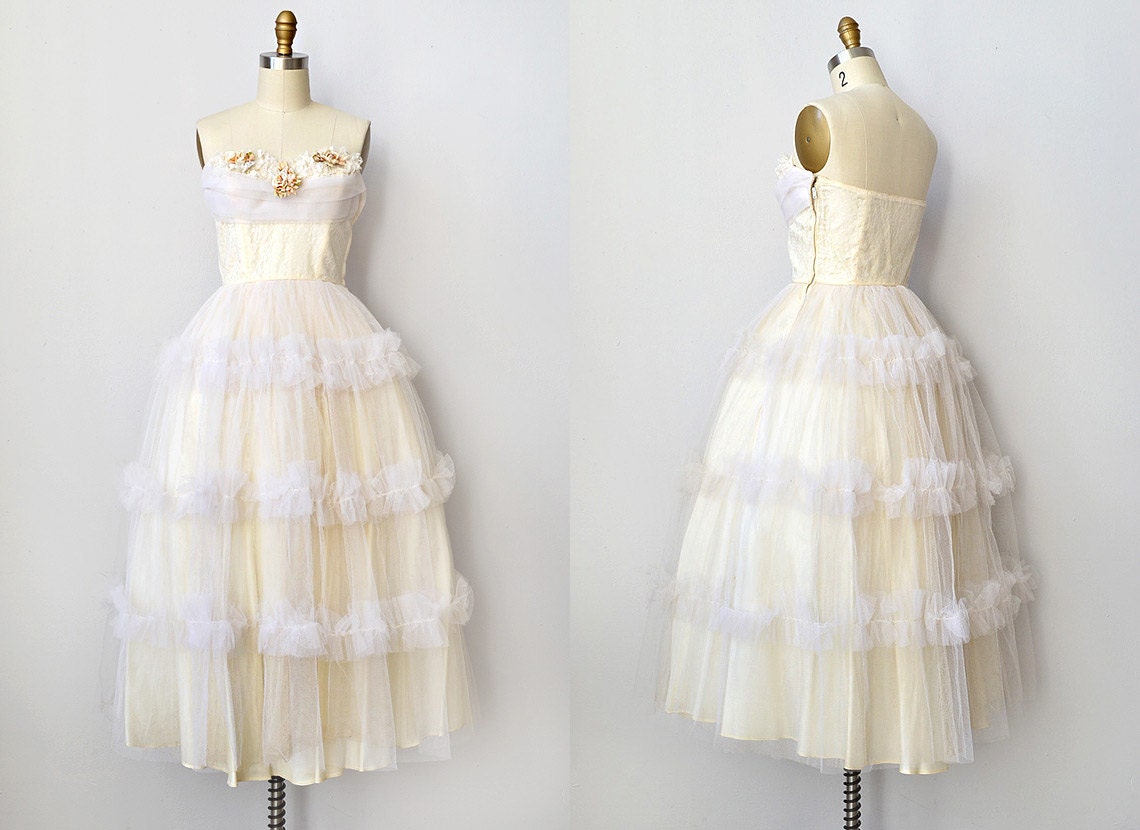 vintage 1950s wedding dress / vintage wedding gown / 1950s wedding dress