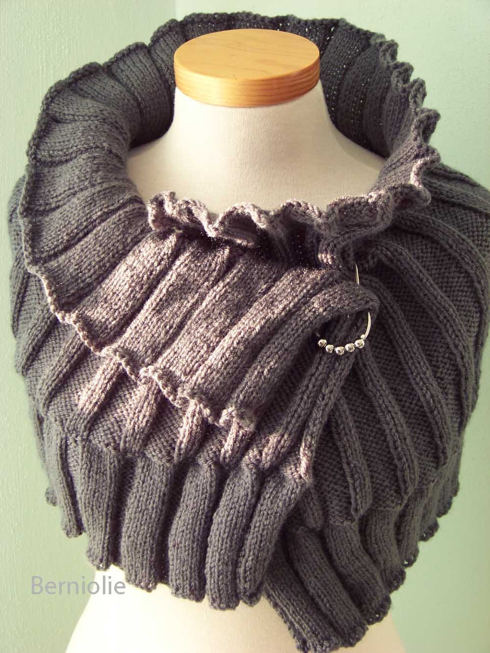 INSTANT DOWNLOAD, SELMA, Knitting capelet pattern pdf